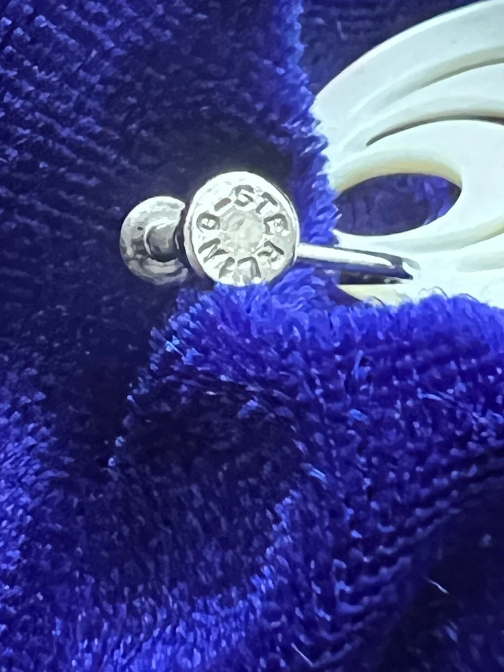 Mother of Pearl Circular Drop screwback  clip- White and silver.